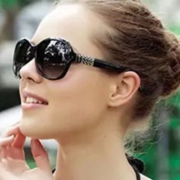 Black Retro Round Oversized Sunglasses New with Case - Picture 4 of 6
